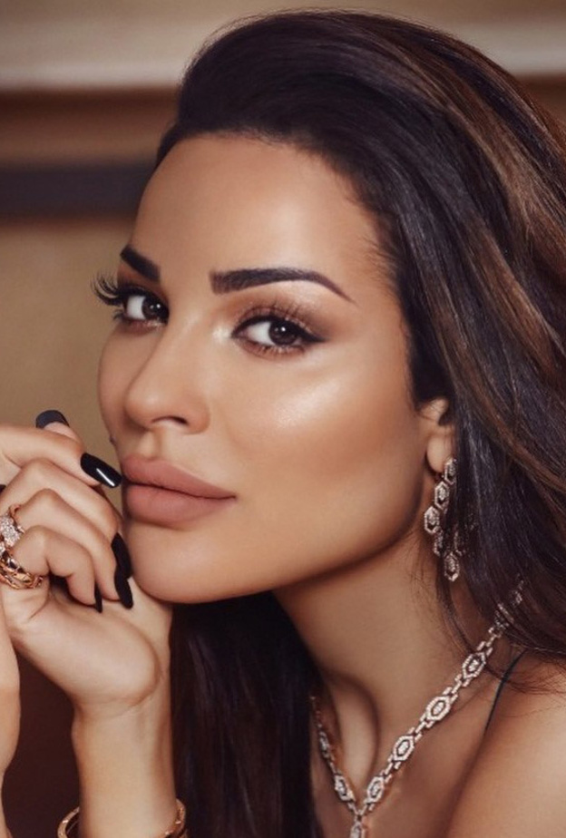 مكياج مثالي يناسب صاحبات البشرة السمراء من وحي نادين نسيب نجيم