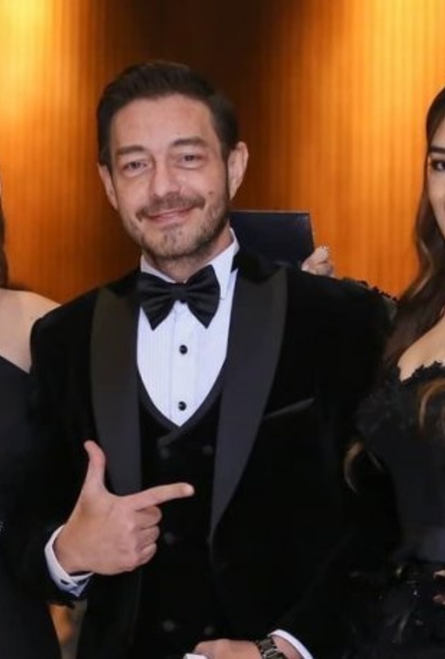 أحمد زاهر وابنتيه