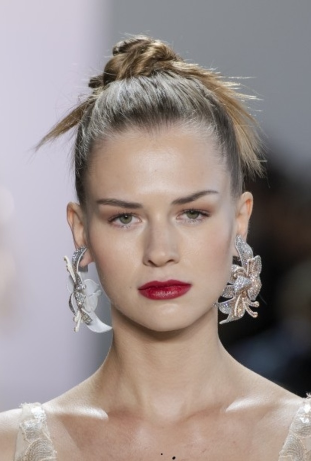 إطلالات شعر راقية تناسب سهرات احتفالات نهاية عام 2020