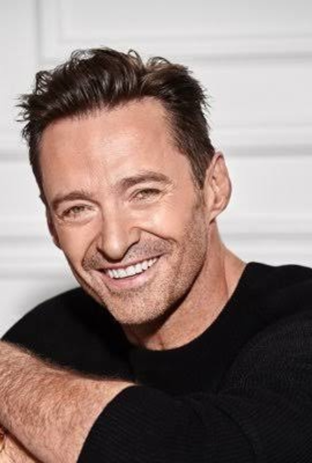 هيو جاكمان يتبرع بأكثر من مليون دولار لموظفين في متجر أحذية