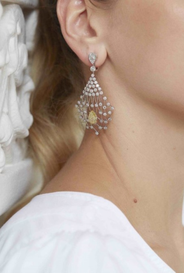 أقراط Lacis من chaumet