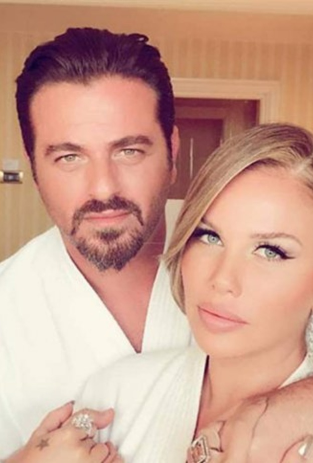  تنشر نيكول باستمرار صور رومانسية لها مع زوجها