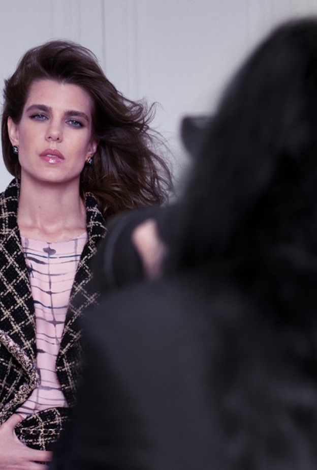 شارلوت كاسيراغي سفيرة CHANEL الجديدة والمتحدثة الرسمية باسمها