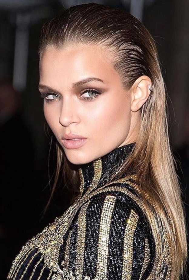 صورة رئيسية تسريحة الشعر المبلل لسهرات نهاية العام