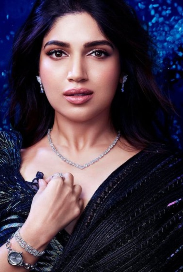 الممثلة الهندية بهومي بيدنيكار بمجوهرات مجموعة Anniversary Collection من دار Swarovski