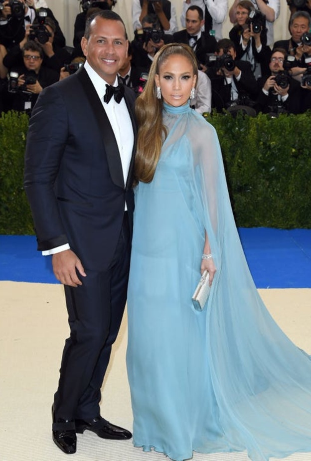 جنيفر لوبيز و خطيبها اليكس رودريغيز