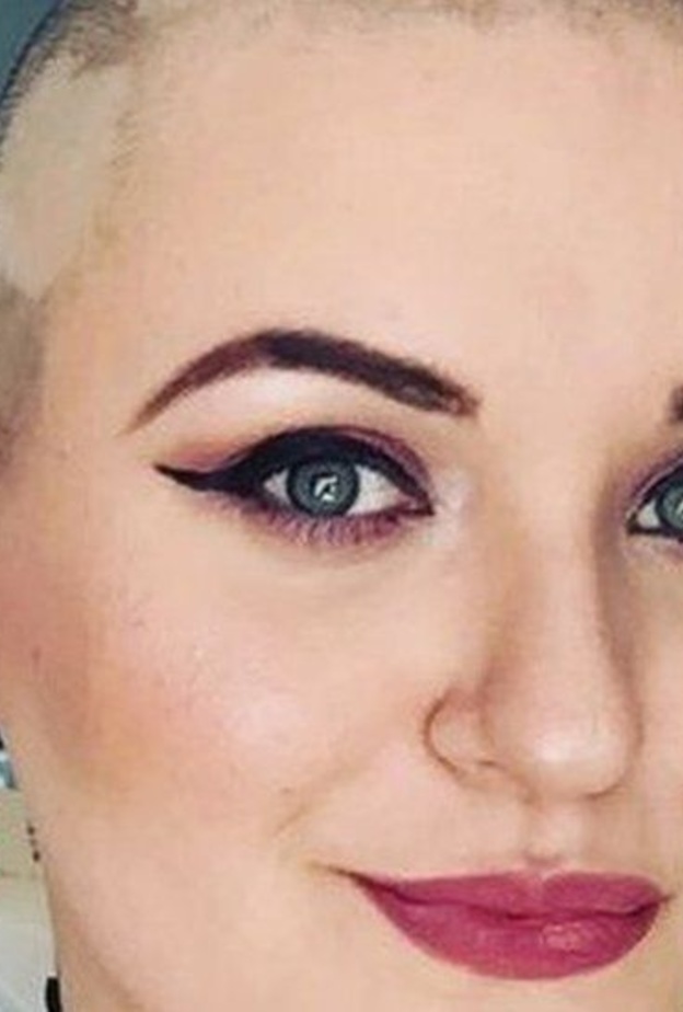 ادعت كذبا أنها مريضة بالسرطان لجمع اموال حفل الزفاف