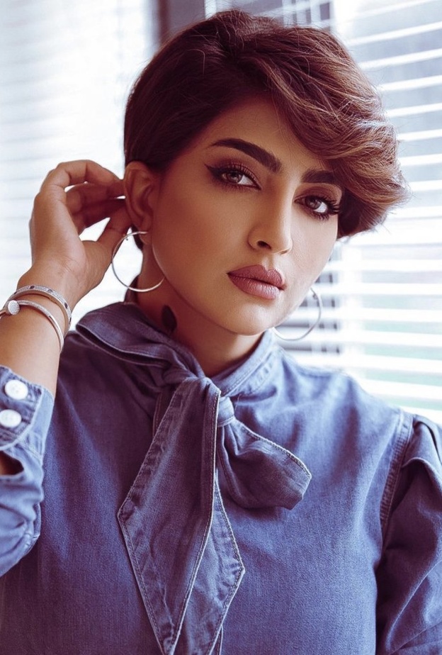 تنسيق اطلالات المجوهرات على طريقة بثينة الرئيسي