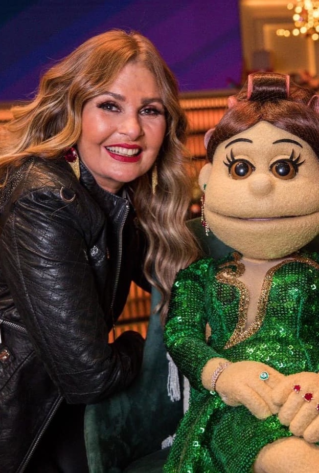 يسرا مع الأبلة فاهيتا