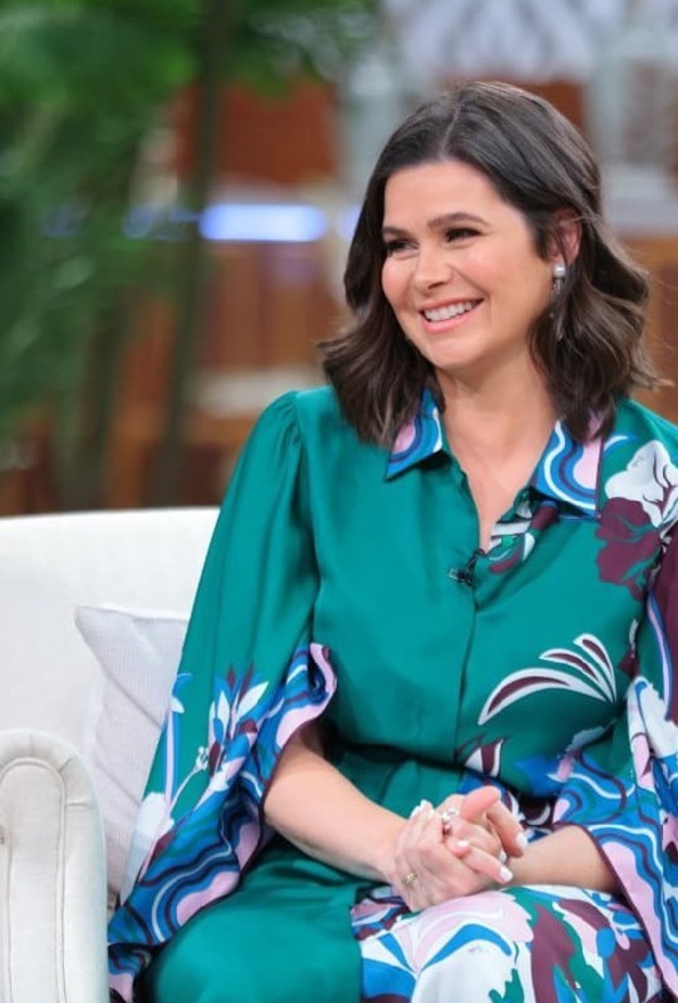 يسرا اللوزي