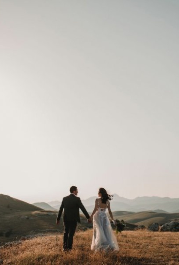  اتجاهات حفلات الزفاف في عام 2021 - مراسيم الزفاف بعيدا عن التقاليد