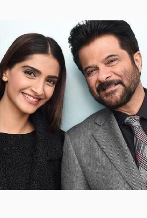 سونام كابور توجه رسالة مؤثرة لوالدها بمناسبة عيد ميلاده