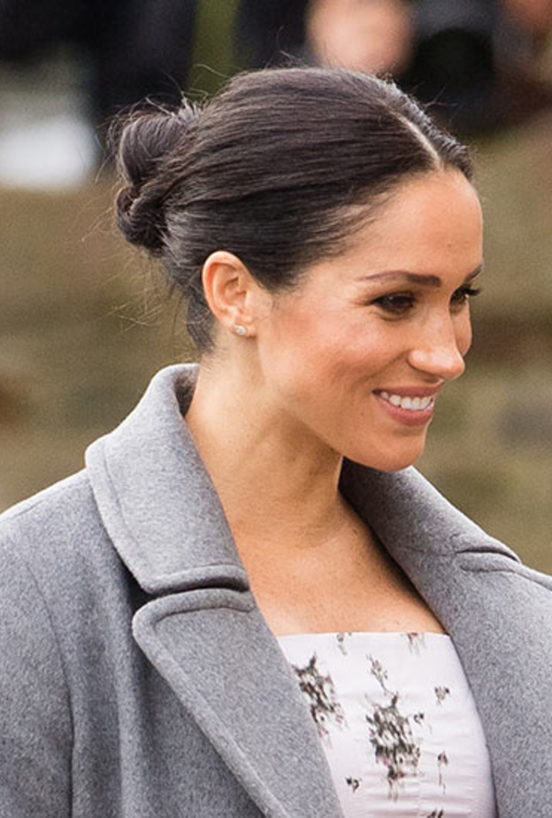 أجمل إطلالات النجمات من وحي سيدات القصر الملكي البريطاني