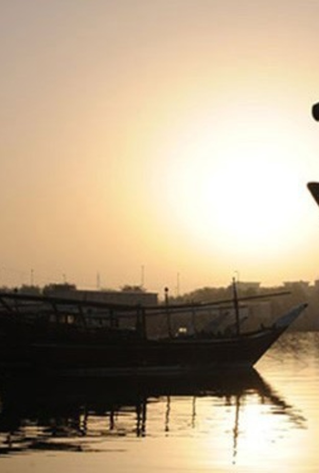 طبيعة ساحرة لحظة غروب الشمس في جزيرة دلما - المصدر بوابة جزيرة دلما 