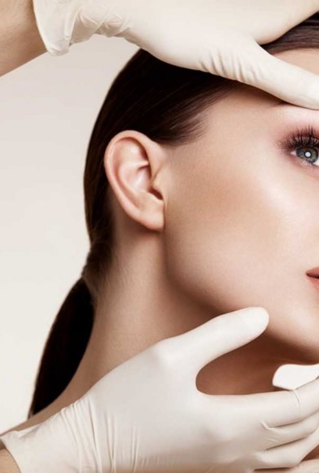 أنواع عملية تجميل الذقن تتضمن عملية تكبير الذقن