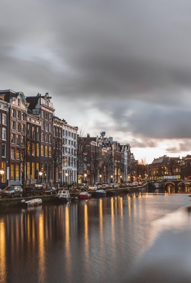  السفر الى امستردام كل ما تريد معرفته عن وسائل المواصلات والتنقل في أمستردام - Azhar J