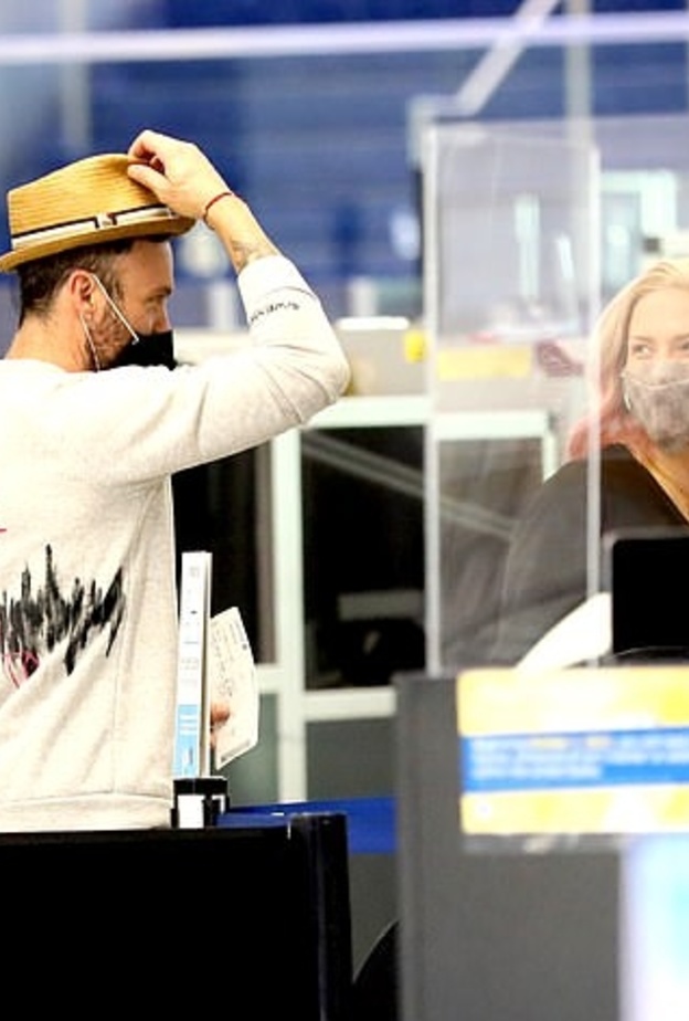 براين مع و شارنا بروغيس