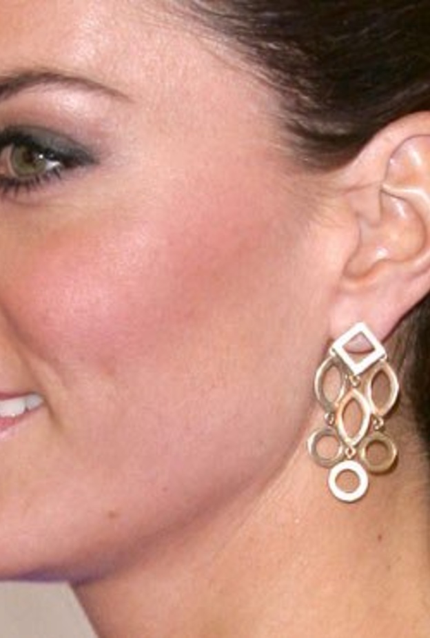 اختاري أجمل المجوهرات الناعمة على طريقة كيت ميدلتون