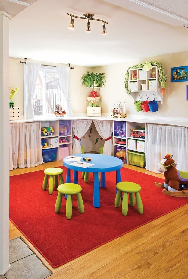 غرفة لعب أطفال بألوان صاخبة