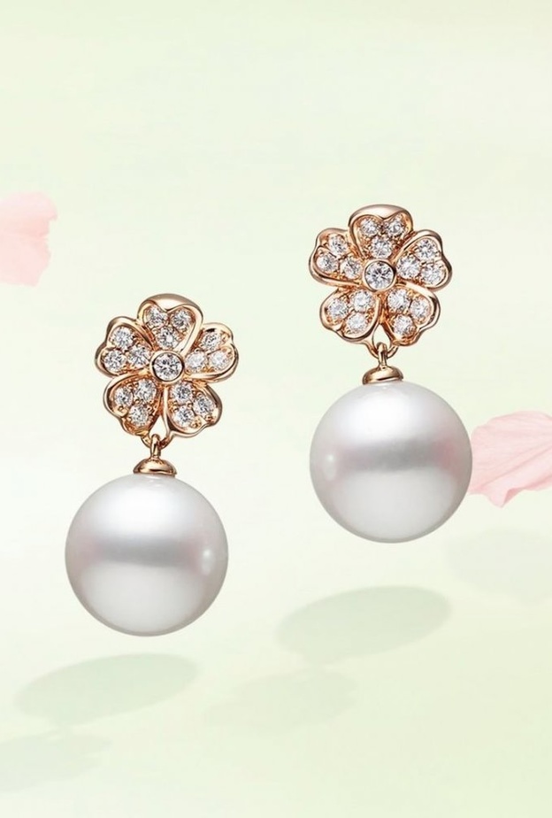 أقراط chery blossom من mikimoto