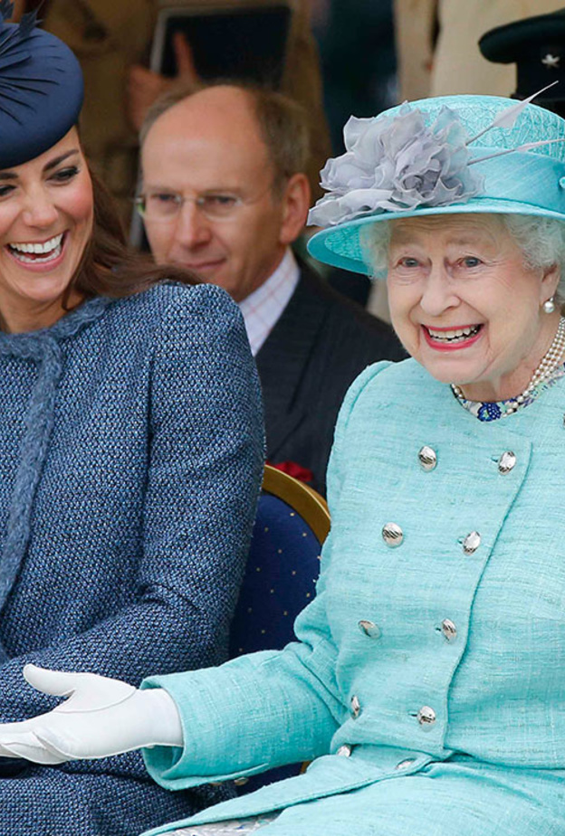  كيت ميدلتون "الودودة" مع العائلة المالكة البريطانية