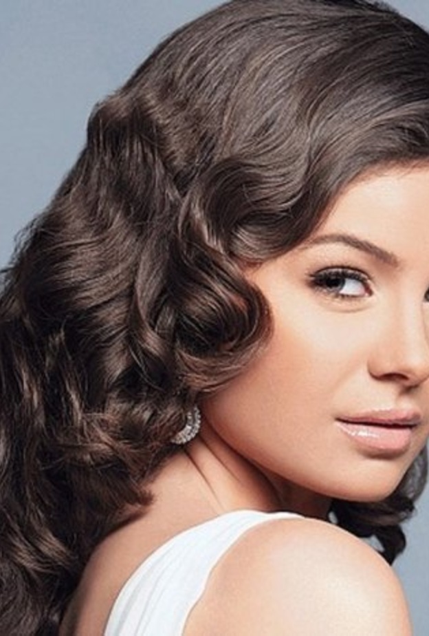 يسرا اللوزي