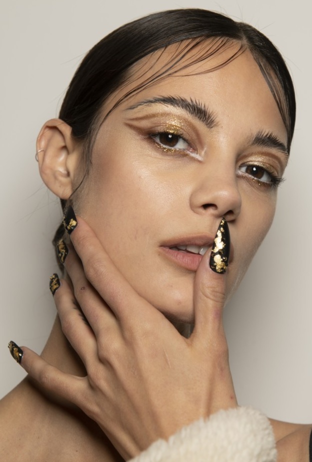 اجمل ألوان اظافر تألقي بها في سهرة رأس السنة 2020