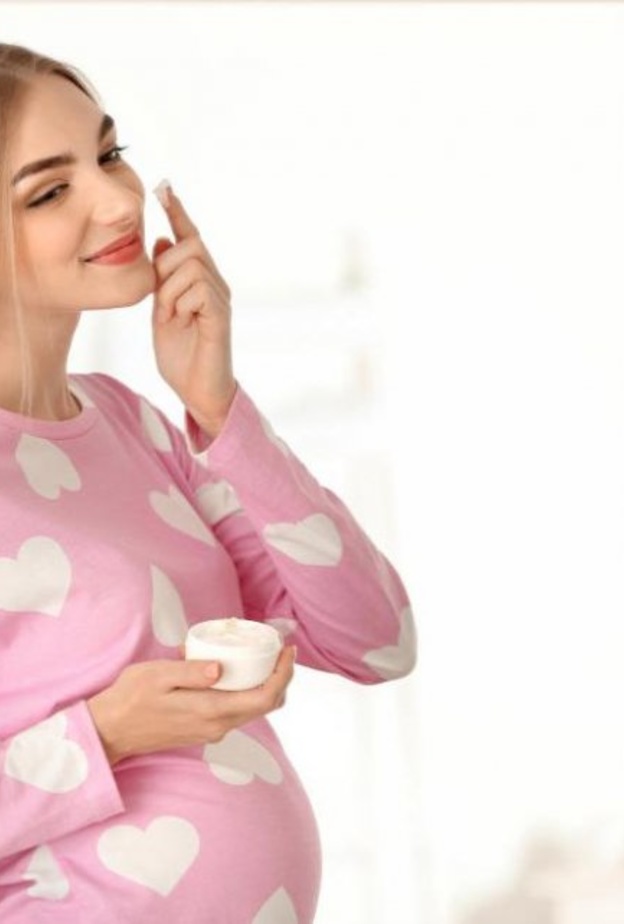 خلطات طبيعية لترطيب بشرة الحامل الجافة قبل راس السنة 2021