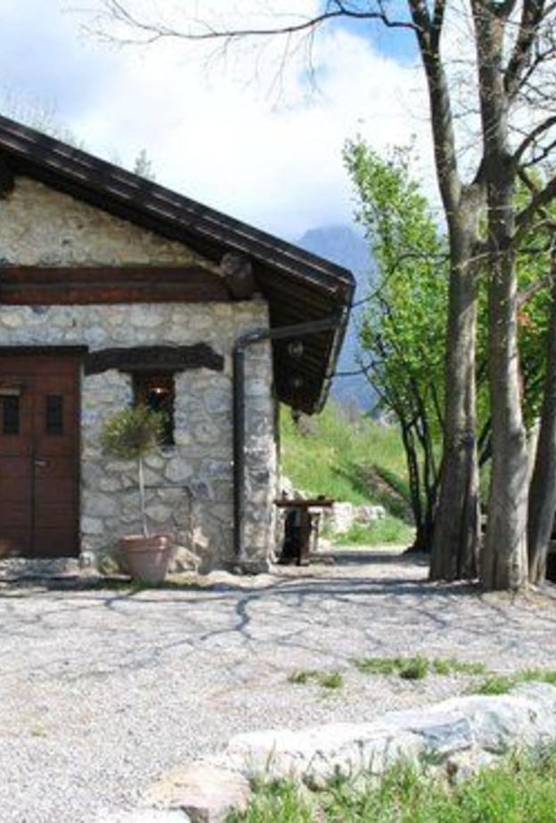  أفضل المطاعم على بحيرة كومو مطعم أجريتوريزمو لا سيلفاجيا Agriturismo La Selvaggia 