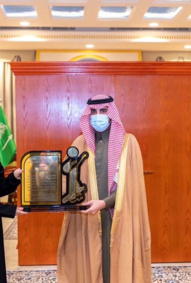  تكريم الممرضة دلال الشمري لحصولها على جائزة الممرضة المتميزة 