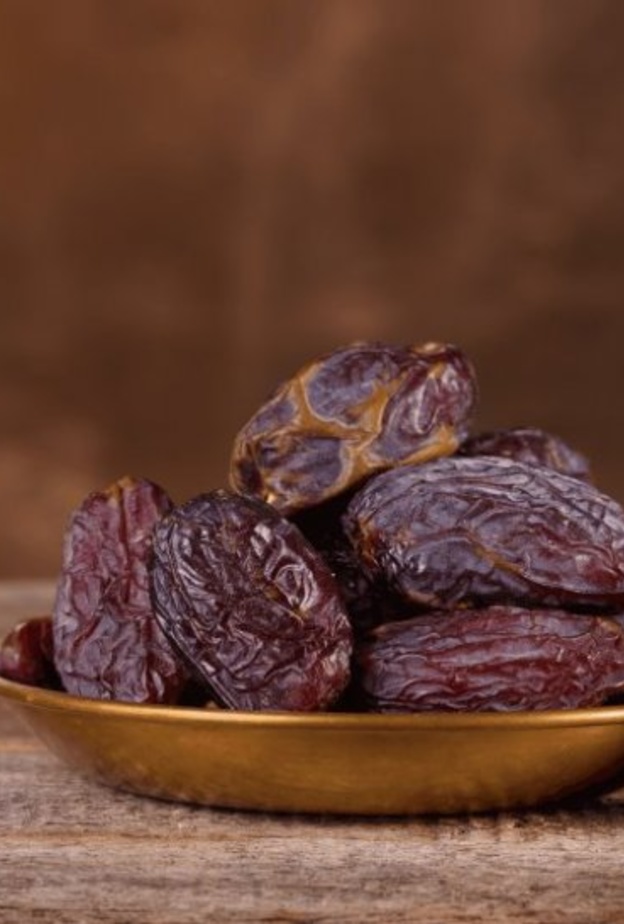  فوائد التمر و الحليب لزيادة الوزن