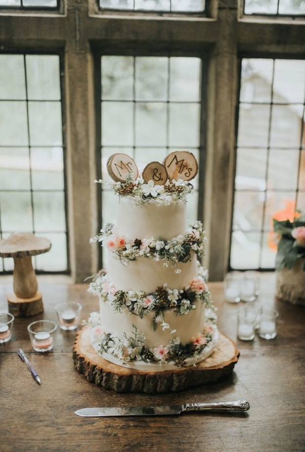  استوحي كيفية تزيين طاولة حلويات الزفاف بالاخشاب الطبيعية