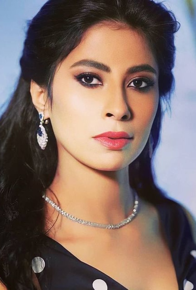 اطلالات النجمات في راس السنة 2021