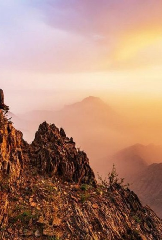 الهايكنج تجربة فريدة لعشاق المغامرة - المصدر وكالة الأنباء السعودية