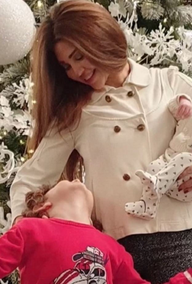 ميريام فارس وابنيها