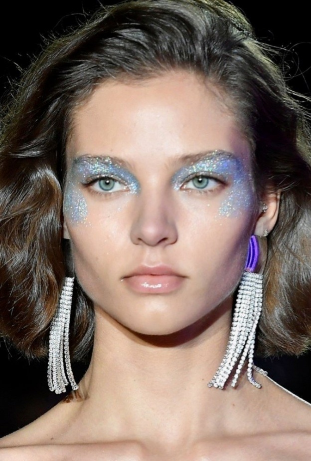 مكياج ربيع 2021 مع الغيتر الهندسي من دار Etam