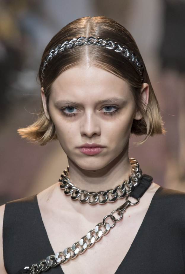 قصات شعر قصير وكاريه لشتاء2021من دار Rokh