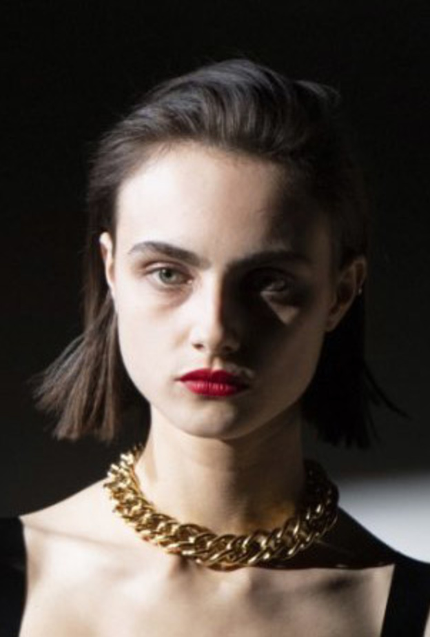 أروع موديلات قلادات التشوكر بأشكال السلاسل