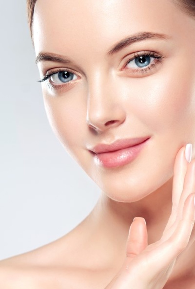  نصائح جمالية لبشرة مشرقة دون المكياج في شتاء 2021.