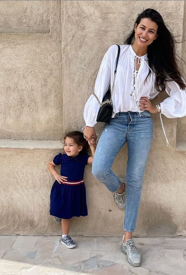  صور أجمل إطلالات ريم سعيدي برفقة إبنتيها