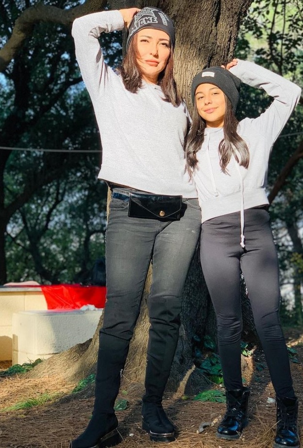 أمل عرفة وابنتها