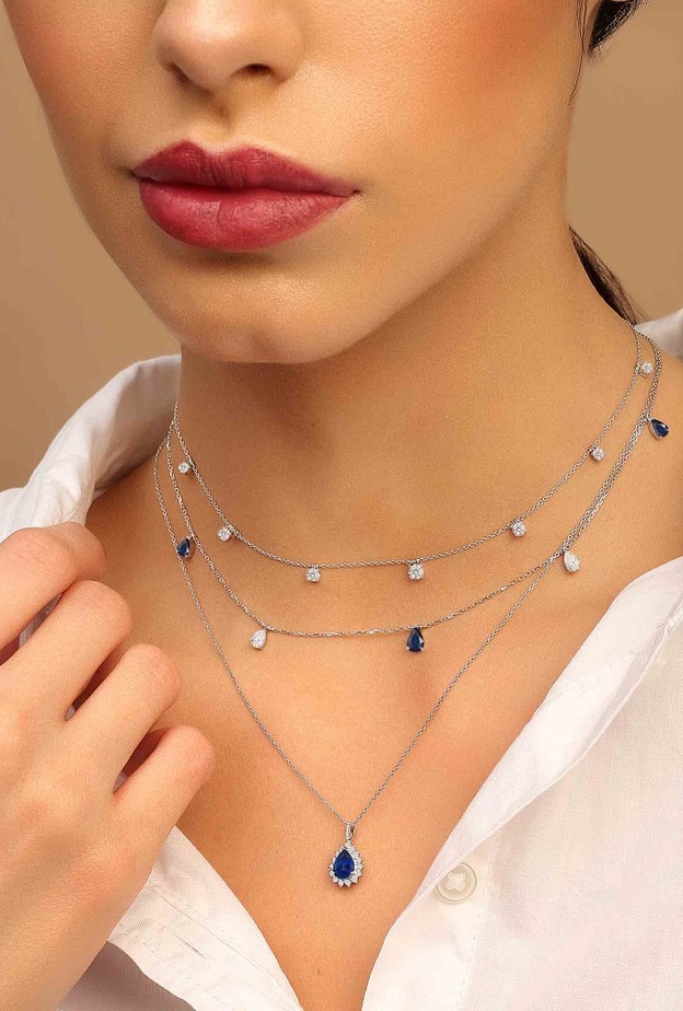 تشكيلة القلائد الضيقة من La Marquise