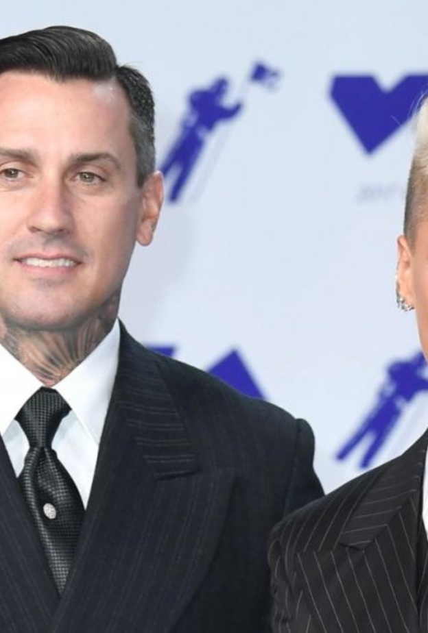 المغنية الامريكية بينك و زوجها هاري يحتفلان بالذكرة 15 لزواجهما