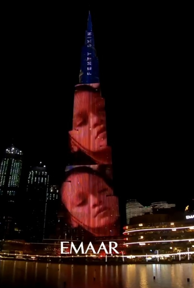  ريهانا على برج خليفة