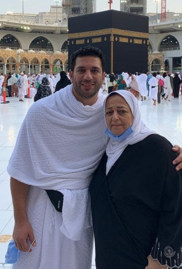 حسن الرداد ووالدته