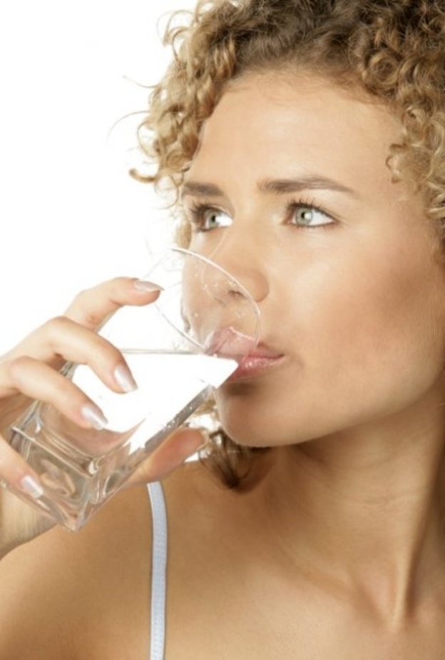  هل شرب الماء بكثرة يفيد في الحماية من فيروس كورونا الجديد