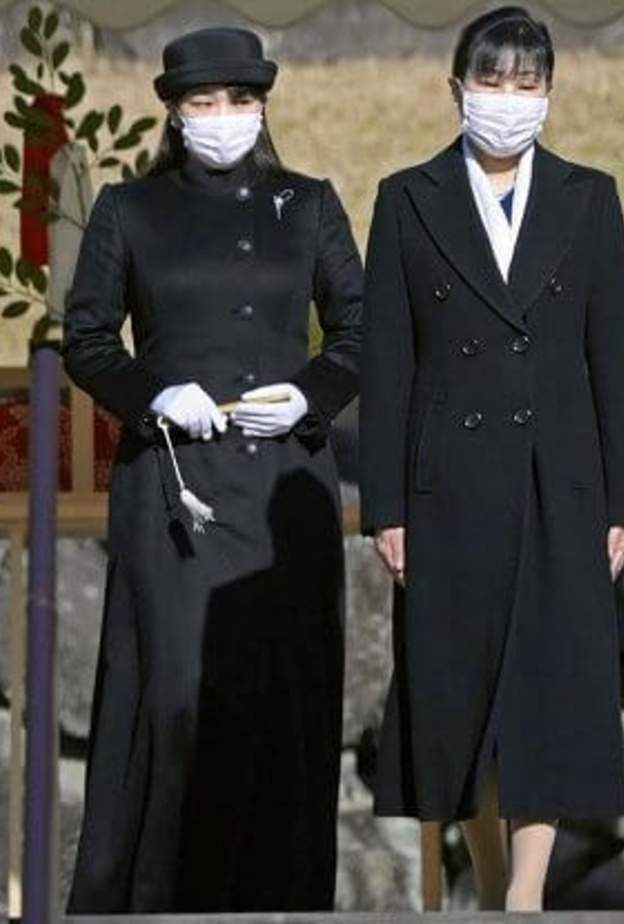 الأميرة ماكو في مراسم إحياء ذكرى الإمبراطور هيروهيتو