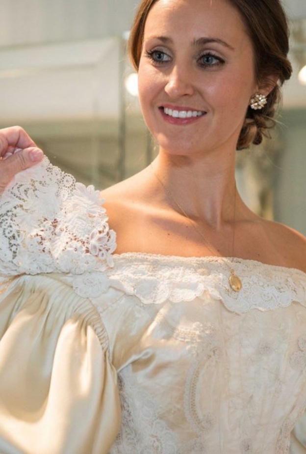 إحياء فستان الزفاف بأحجار