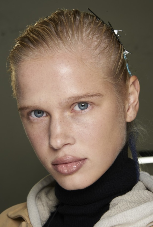  أبرز أنواع زيت تنظيف البشرة في 2021