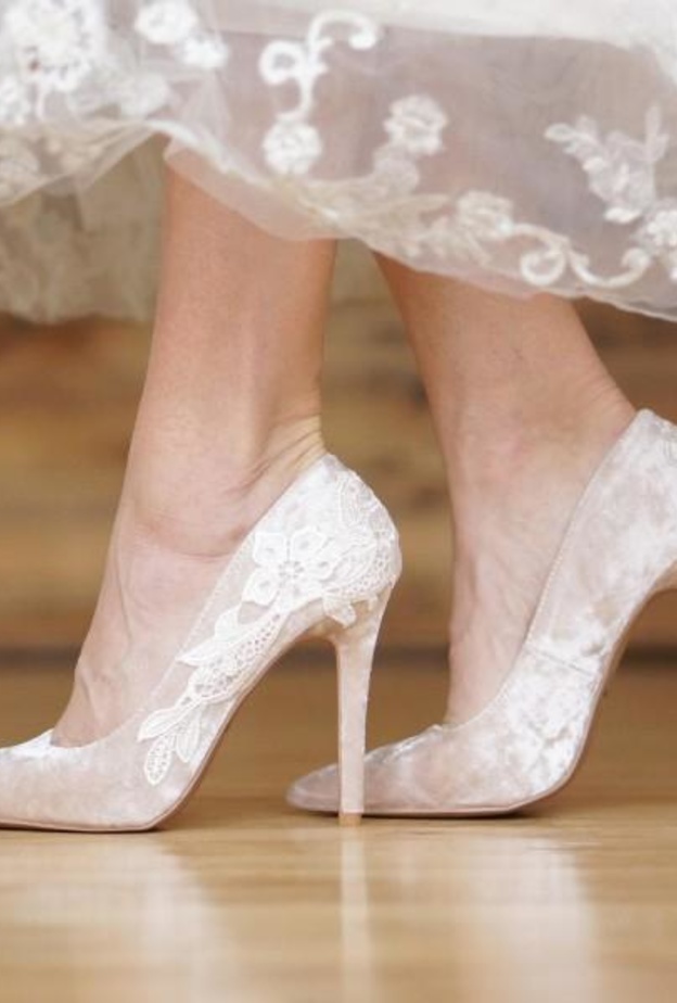 احدث موديلات أحذية للعروس 2021